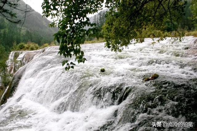 九寨沟导游词讲解三分钟（九寨沟导游词讲解5分钟）