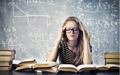 高中三年自我总结300字以内（高中学期自我总结300字）