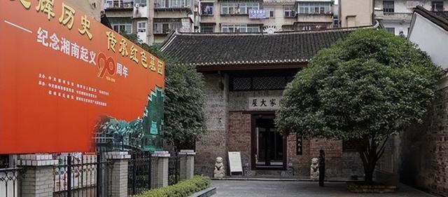 爱国作文800字高中题目（爱国作文800字高中记叙文）