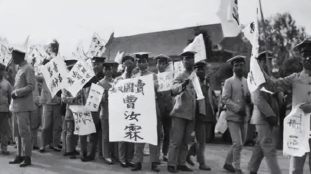 爱国作文800字高中题目（爱国作文800字高中记叙文）