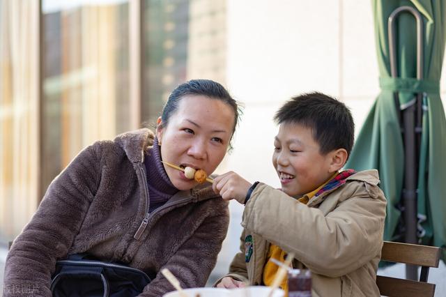 示弱的反义词是什么_标准答案，示弱的反义词是什么呢