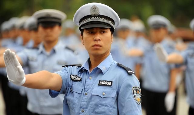 公安辅警辞职申请书，公安辅警辞职申请书范文_简短！