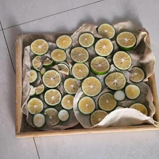 关于花生的谜语_简单，有关于花生的谜语！
