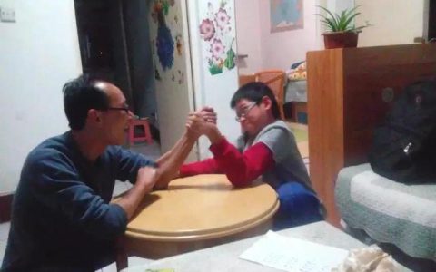 关于自己生日发朋友圈的句子调皮，关于孩子生日发朋友圈的句子！